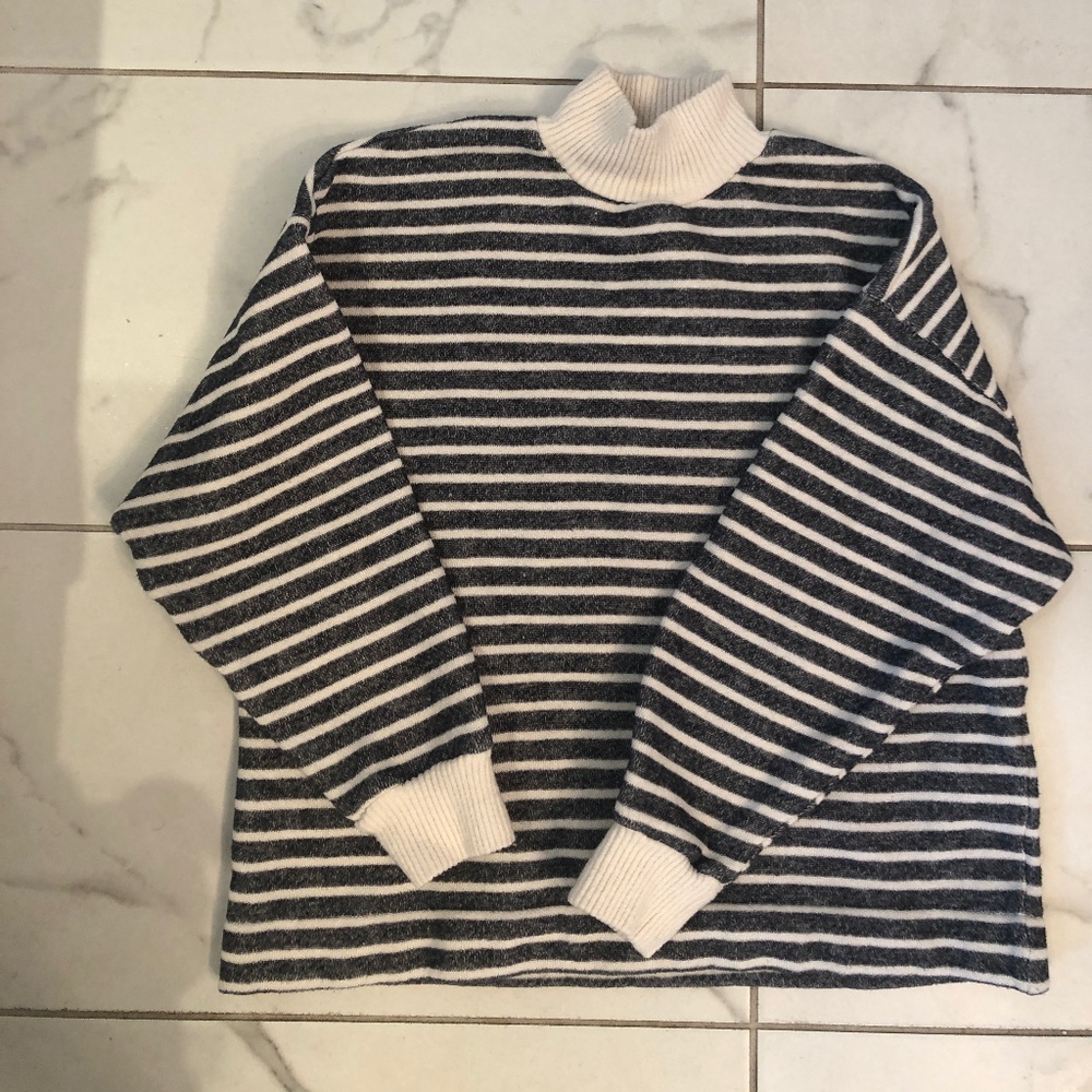Preppy Zara Medium Boxy Striped Cotton Sweater